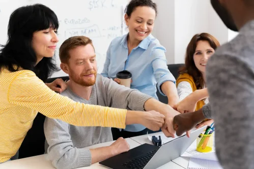 Représentation de l'intégration de l'intelligence artificielle dans la relation client et le parcours d'achat

