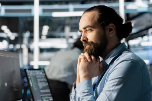 Découvrez comment l’IA révolutionne les réseaux télécoms : auto-optimisation, maintenance prédictive, jumeaux numériques et orchestration