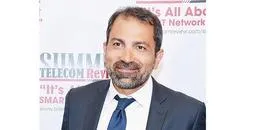 Portrait d’Elias Saab, Directeur de Sofrecom Middle East, lors d’un sommet sur les télécoms, illustrant son engagement pour la transformation digitale.